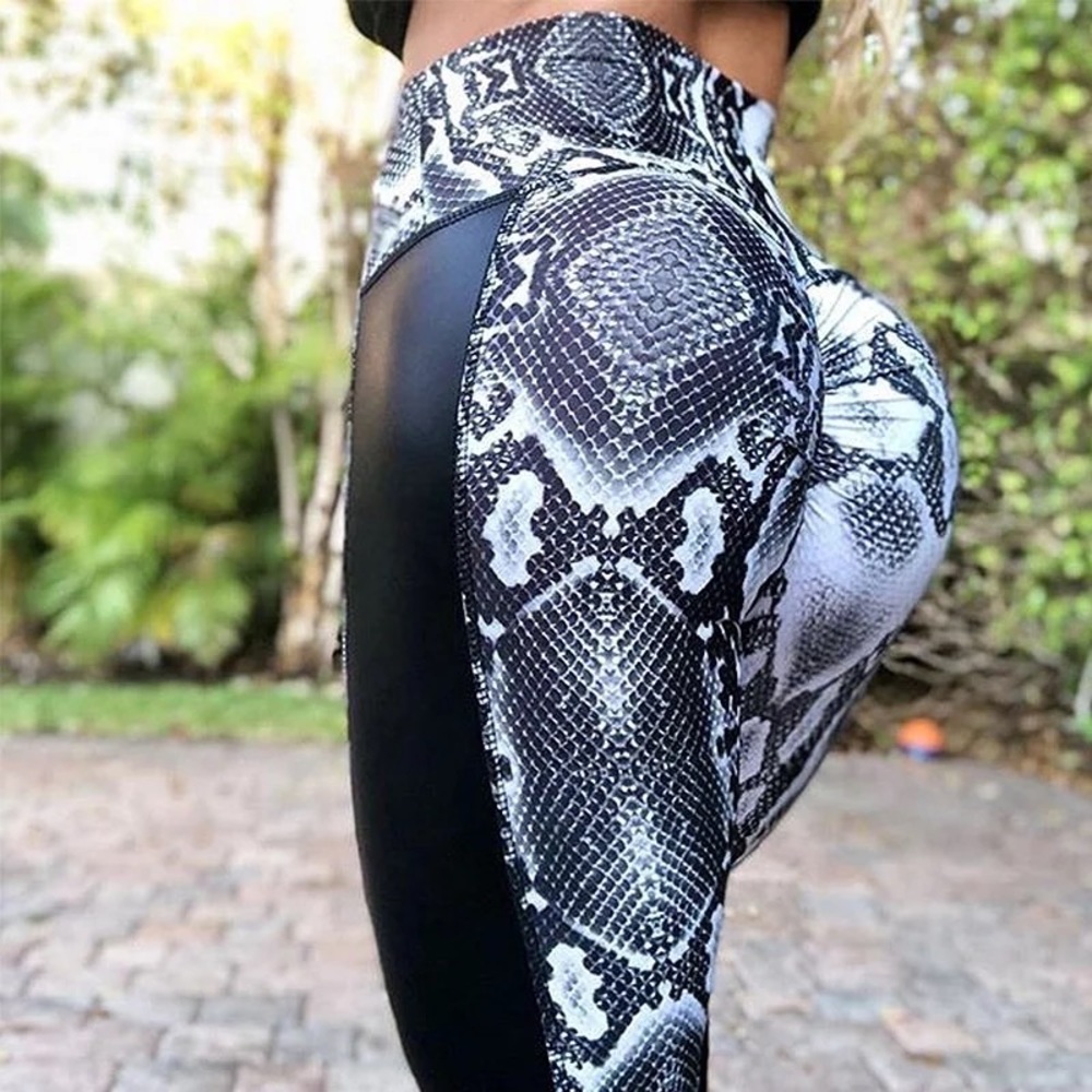 🇧🇷Brazilian Scrunch butt Fitness Yoga Leggings Black and White Snake Design